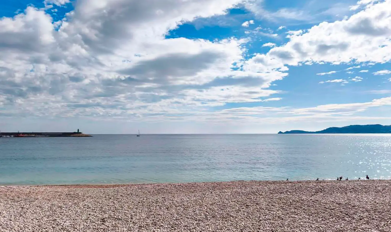 Apartamento vacacional Estancia Mar y Montaña en Jávea — terraza con vistas al Montgó y al mar Mediterráneo